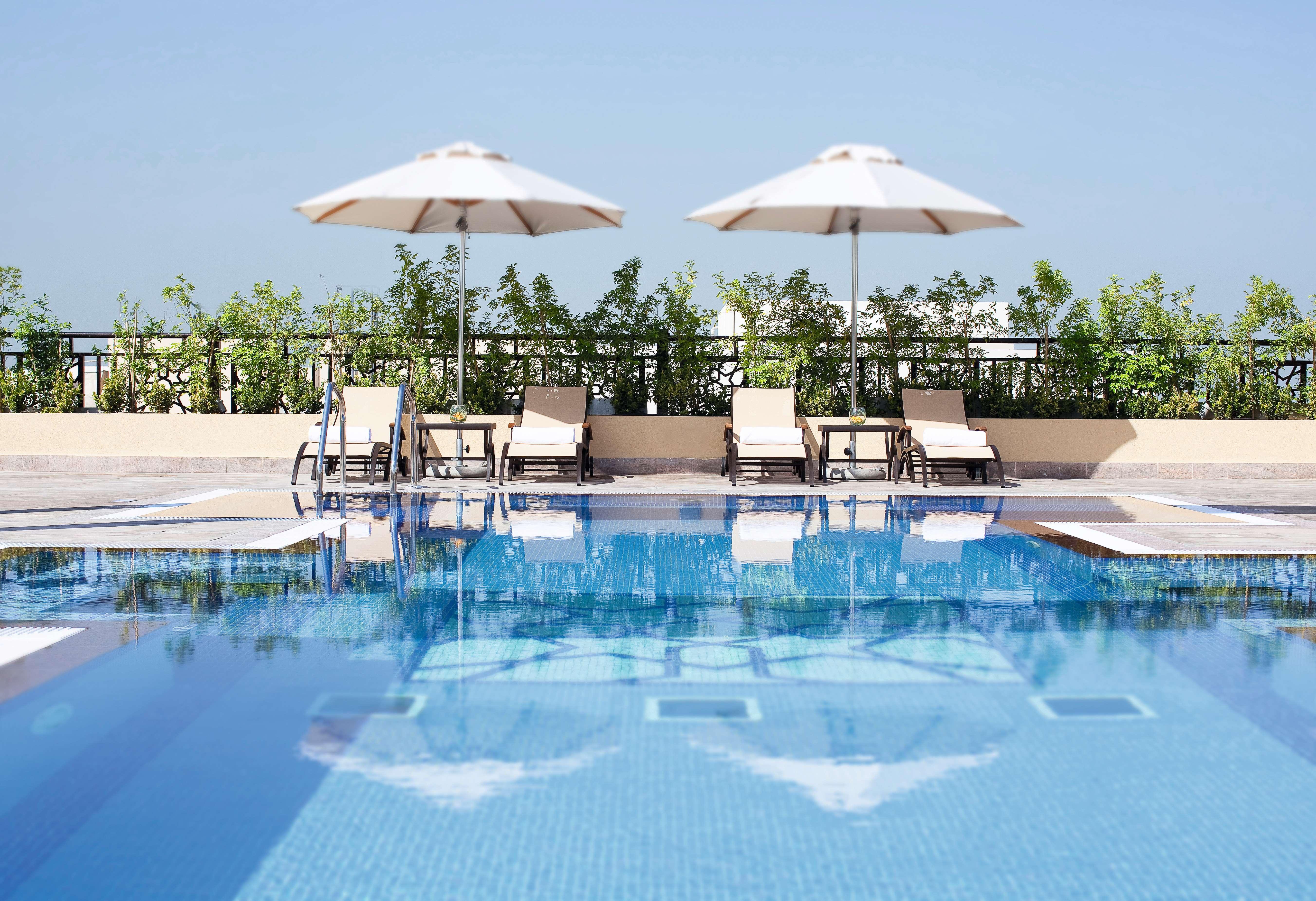뫼벤픽 호텔 아파트먼트 알 맘자르 두바이 외부 사진 Rooftop pool
