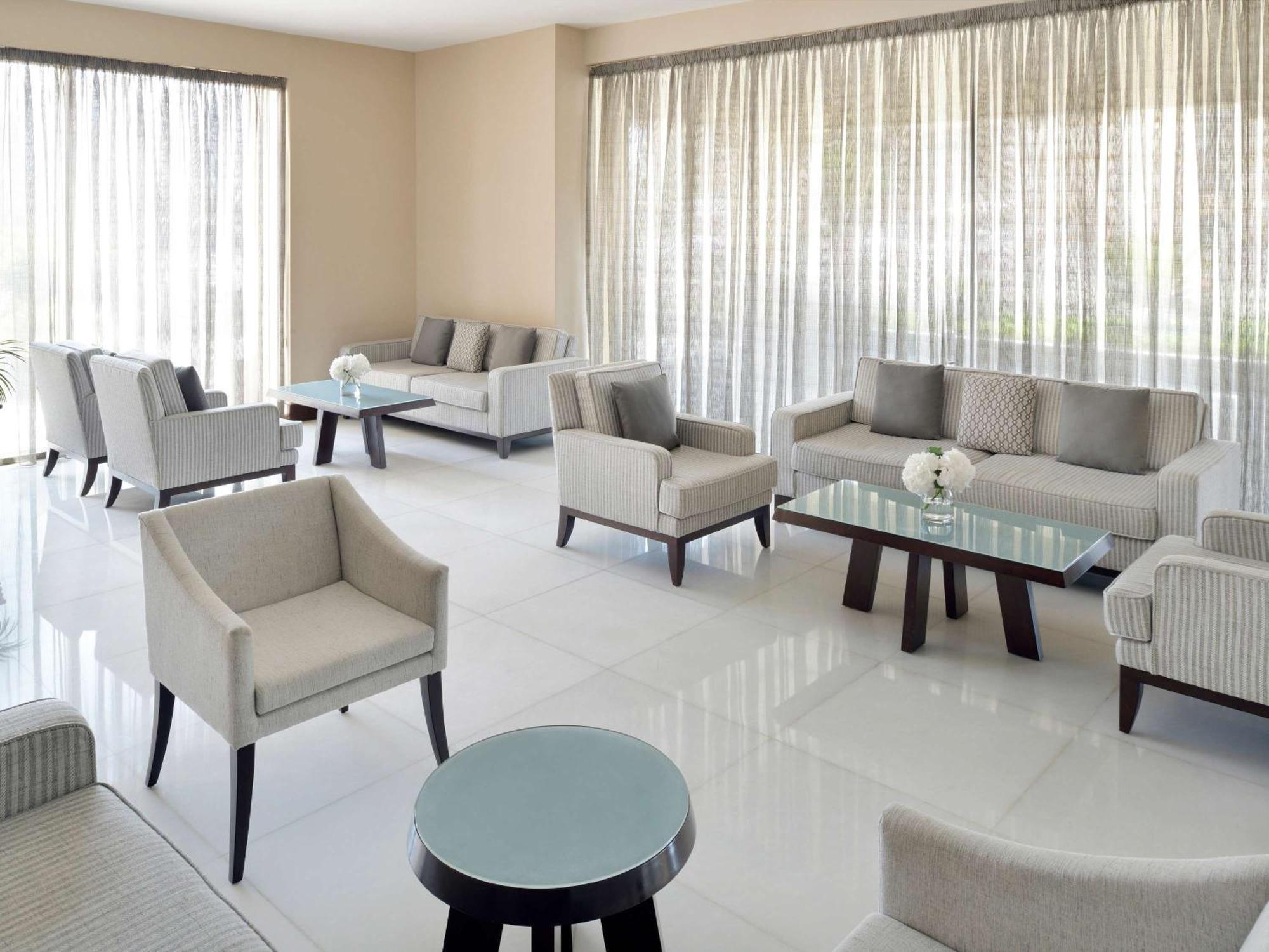 뫼벤픽 호텔 아파트먼트 알 맘자르 두바이 외부 사진 Interior of the hotel