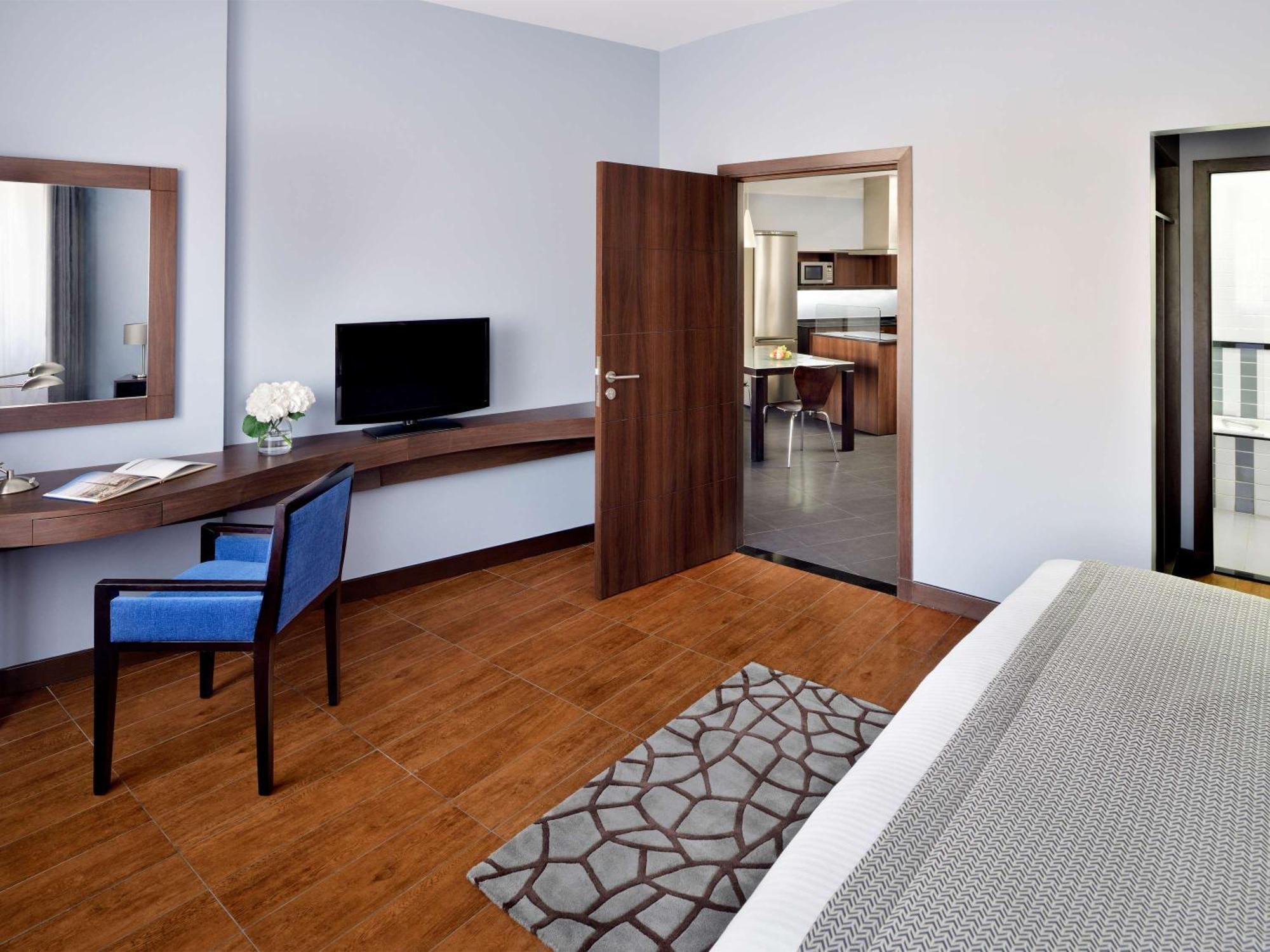 뫼벤픽 호텔 아파트먼트 알 맘자르 두바이 외부 사진 A typical room at the hotel